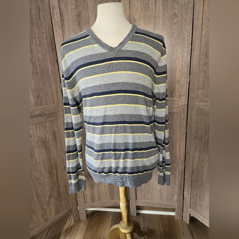 Banana Republic chest 20